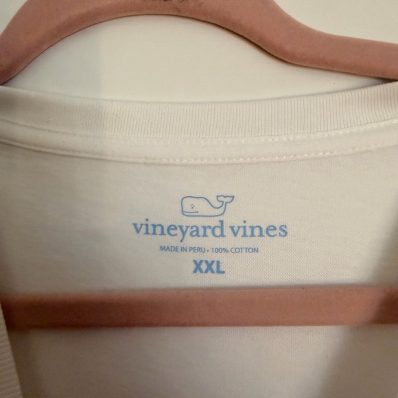 ✨ Vineyard Vines Valentine’s Day Pocket Tee – XXL ✨ - Picture 3 of 4